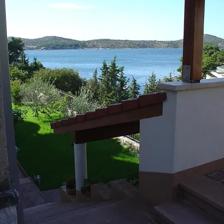 Apartment Luxurious Retreat With Pool Šibenik