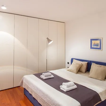 Apartment Luxurious Retreat With Pool *