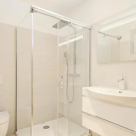 Luxurious Retreat With Pool Apartment Šibenik