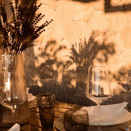 Luxurious Retreat With Pool *