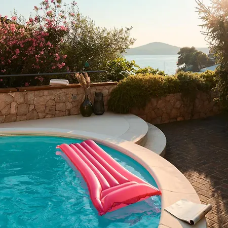 Apartment Luxurious Retreat With Pool Šibenik