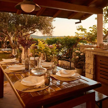 Apartment Luxurious Retreat With Pool *