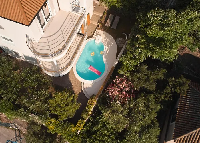 公寓 Luxurious Retreat With Pool